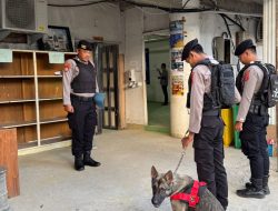 Polsatwa K9 Polda Sultra Lakukan Sterilisasi Dua Gereja di Kendari Jelang Ibadah